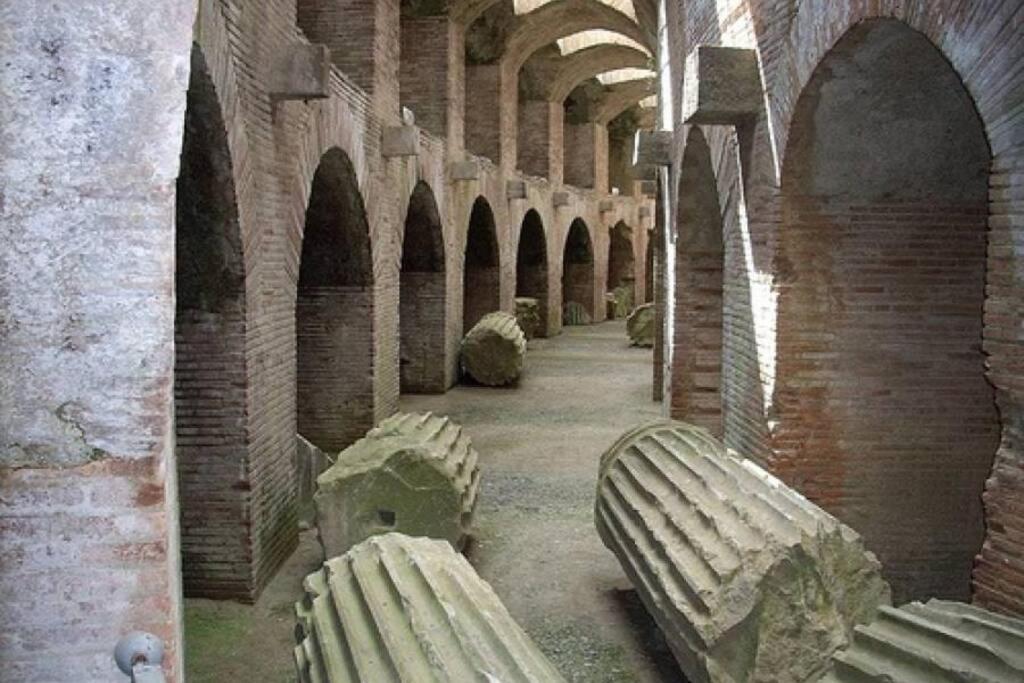 Domus Flavia Pozzuoli